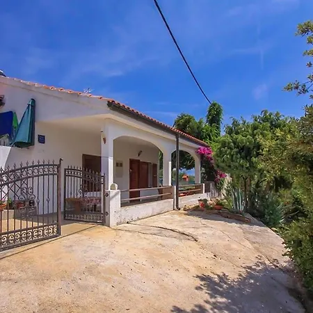 Appartement In With Wifi Gdinj